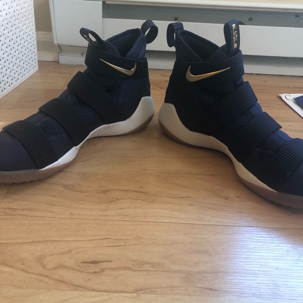 LeBron Soldier 11 Size 13 Midnight Blue/Gold